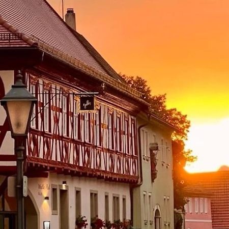 Gasthof Weisses Ross อิปโฮเฟิน ภายนอก รูปภาพ